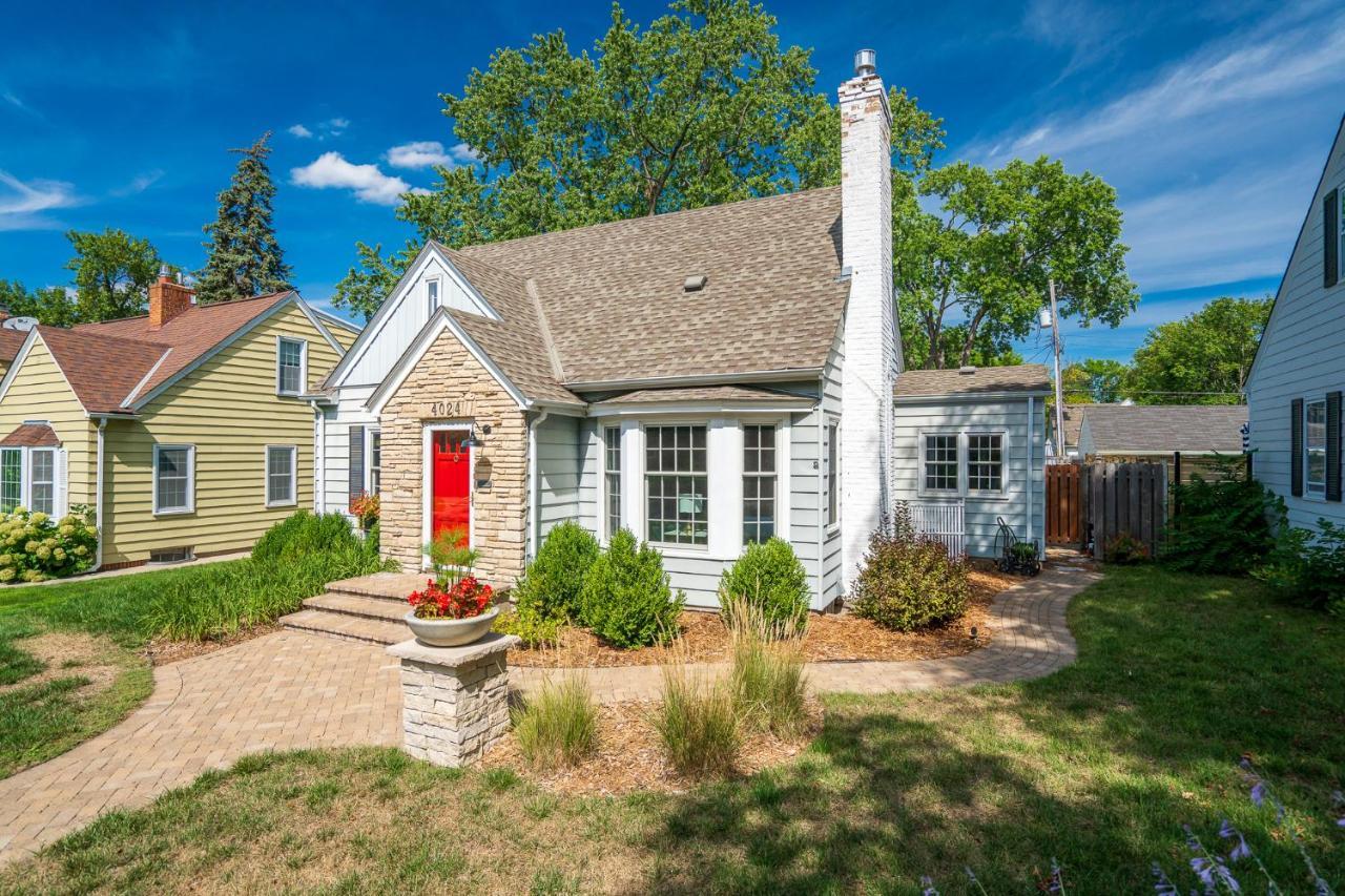 Shoreline Villa Minneapolis Exterior photo